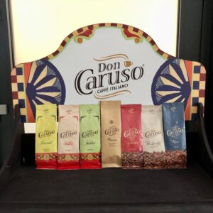 zdjęcie przedstawiające zestaw siedmiu kaw don caruso